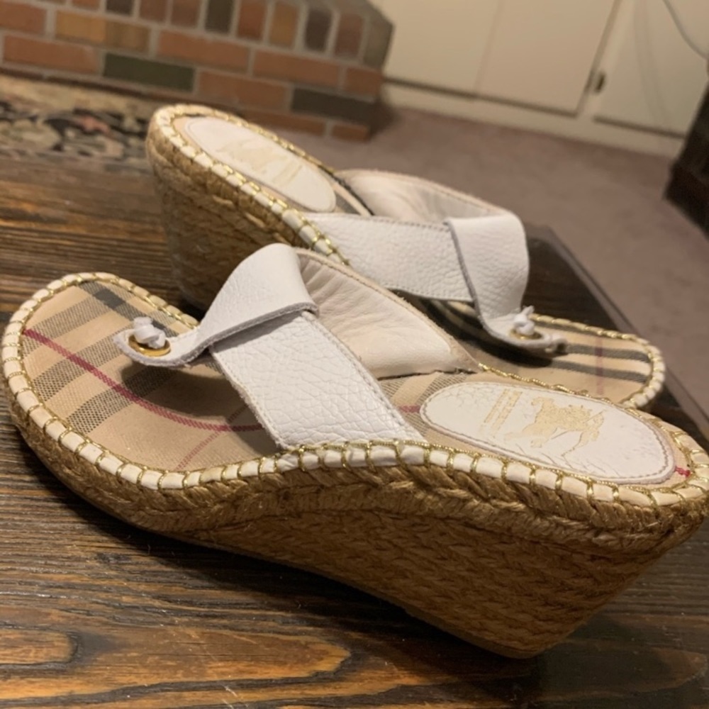 Sz 39 Burberry Nova Plaid Heels Made in Spain